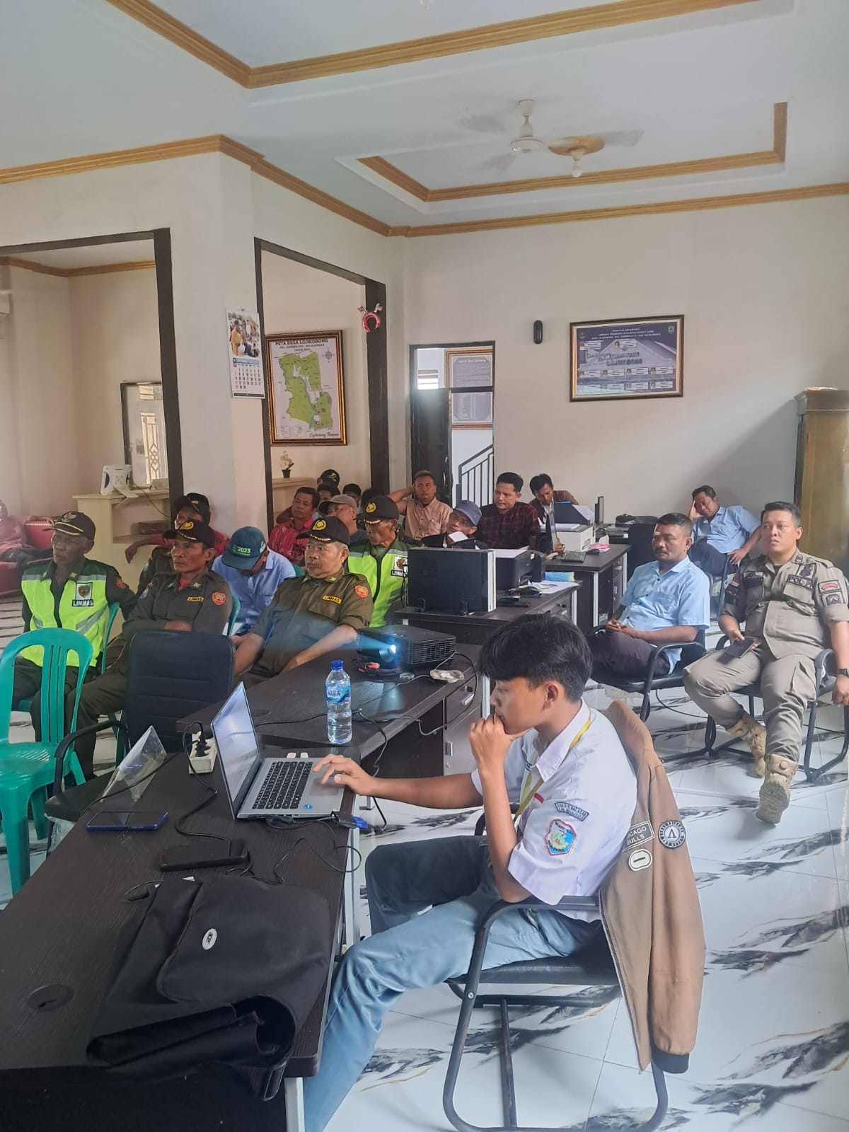 PELATIHAN LINMAS 